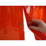 další vyobrazení Propojitelná svářečská zástěna LAVAshield 1,3 x 1,8m, červená